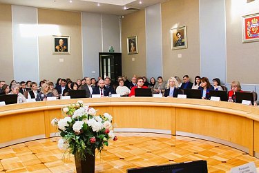 Более 600 тысяч оренбуржцев получают социальные выплаты